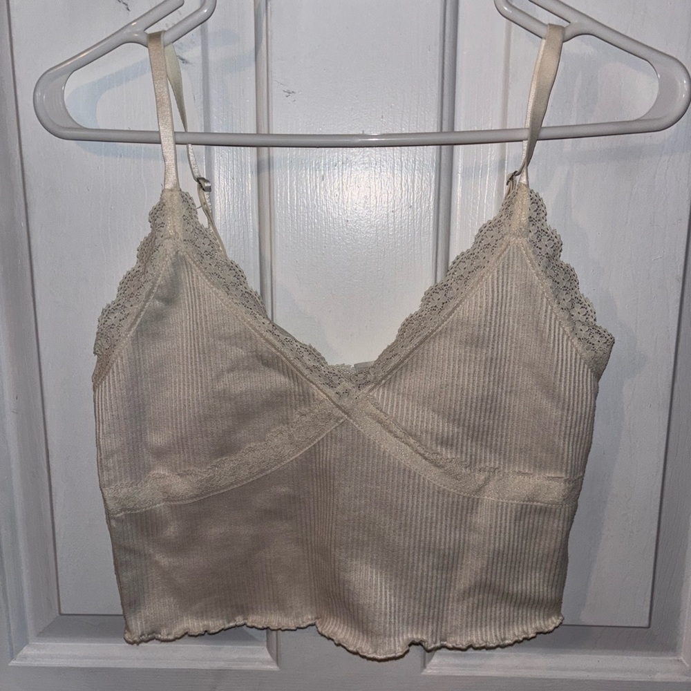 H&M Ribbed Cream Lace Trim Cropped Cami NWOT